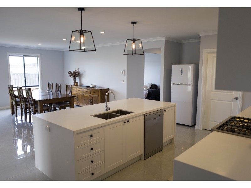 6 McCullagh Street, Bacchus Marsh VIC 3340