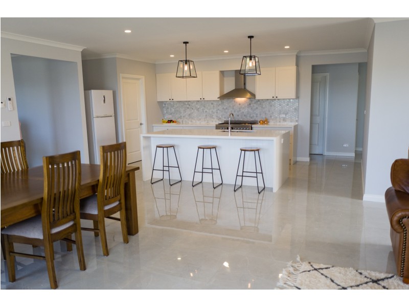 6 McCullagh Street, Bacchus Marsh VIC 3340