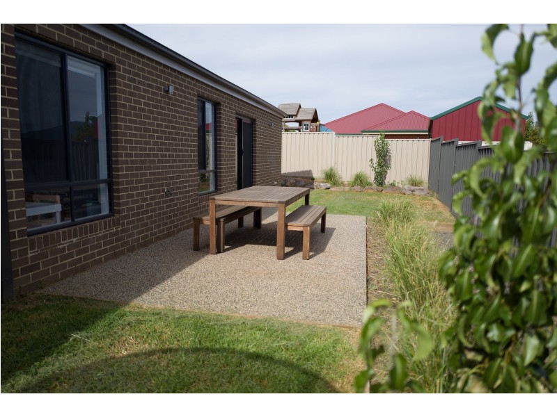 6 McCullagh Street, Bacchus Marsh VIC 3340