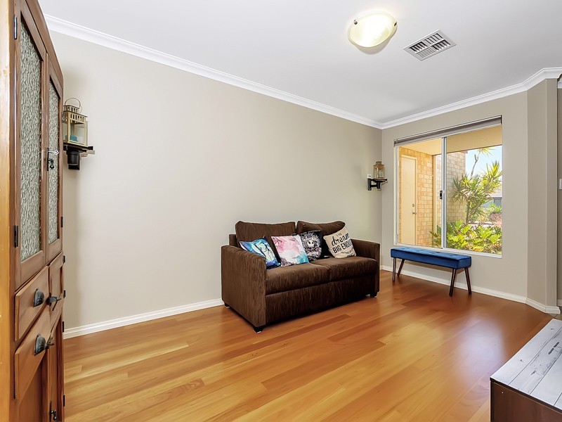 16 Marseille Gardens, Piara Waters WA 6112