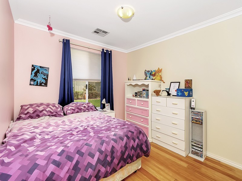 16 Marseille Gardens, Piara Waters WA 6112