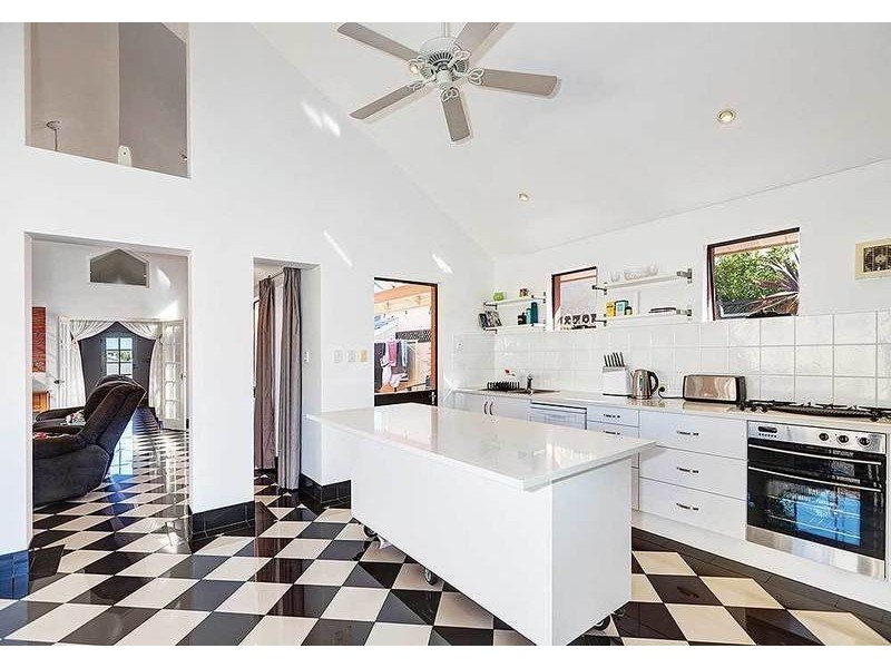 144 Clontarf Road, Hamilton Hill WA 6163