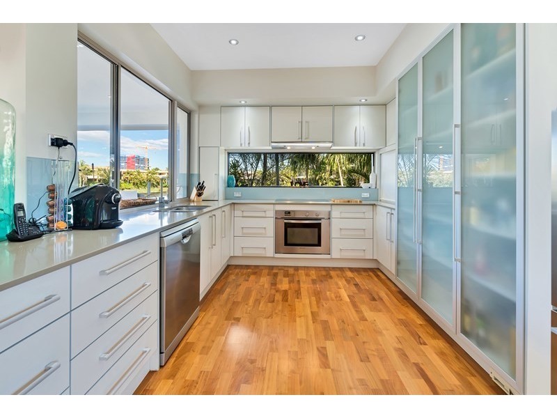 2/145 Palm Meadows Drive, Carrara QLD 4211