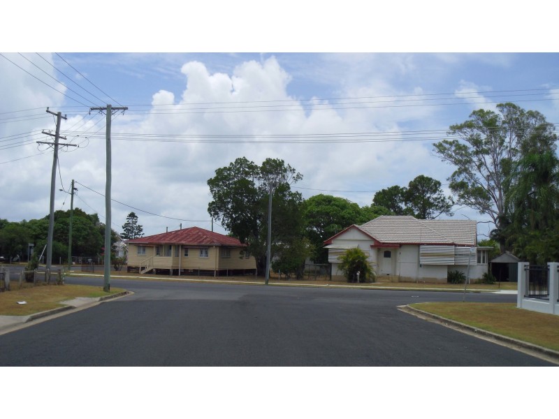 26-28 Pulgul Street, Urangan QLD 4655