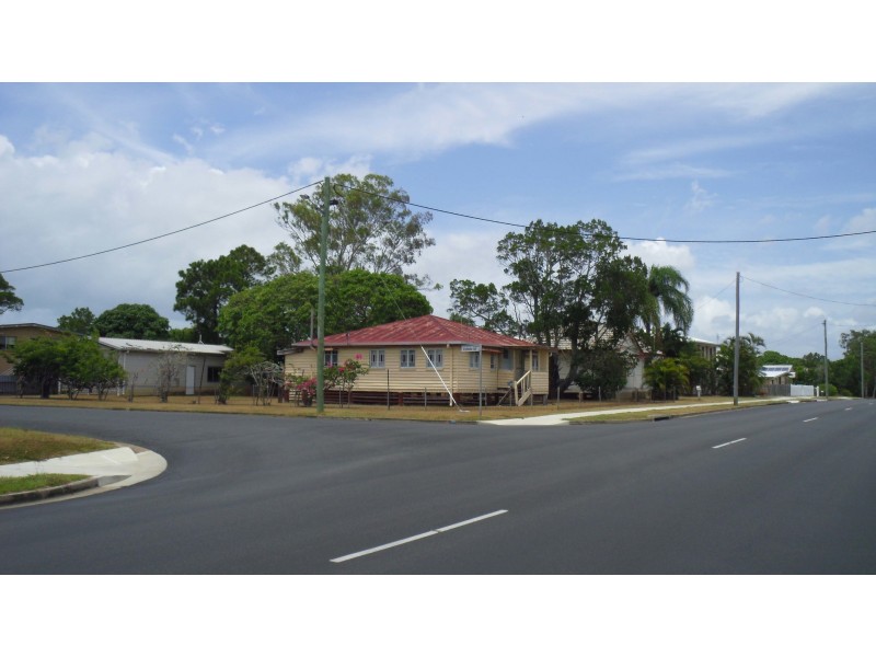 26-28 Pulgul Street, Urangan QLD 4655
