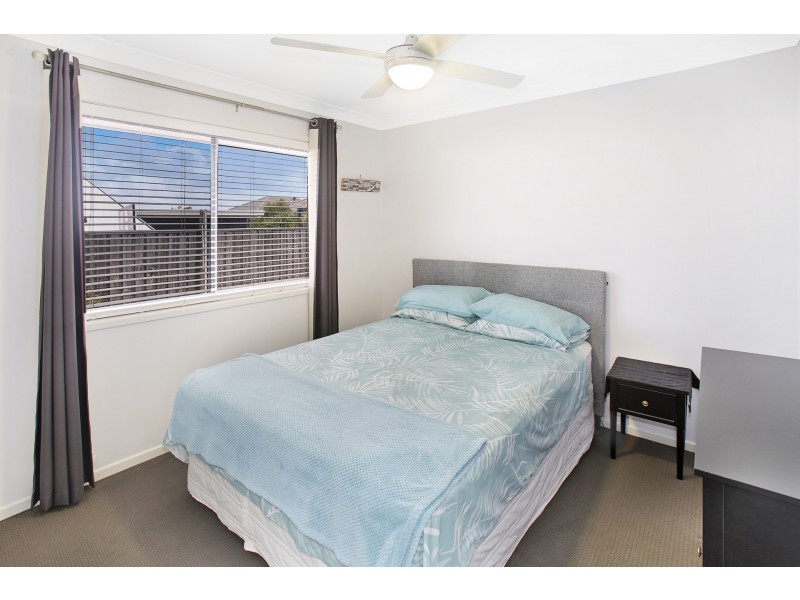 24 Sunrise Terrace, Little Mountain QLD 4551