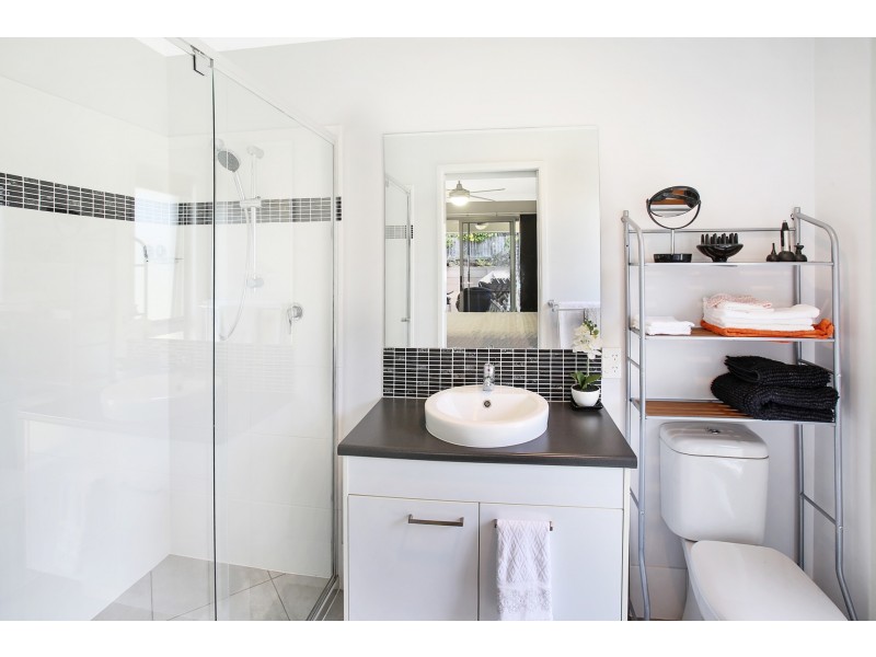 24 Sunrise Terrace, Little Mountain QLD 4551