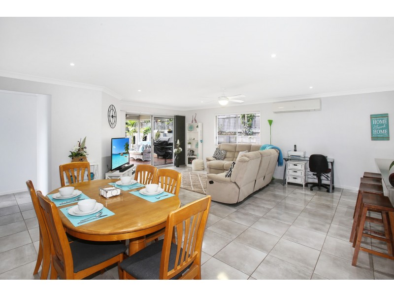 24 Sunrise Terrace, Little Mountain QLD 4551
