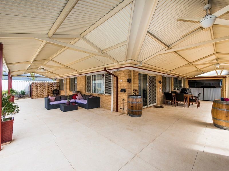 5 Acorn Close, Forrestfield WA 6058