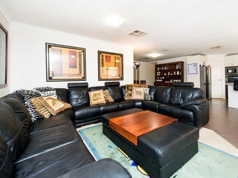 5 Acorn Close, Forrestfield WA 6058