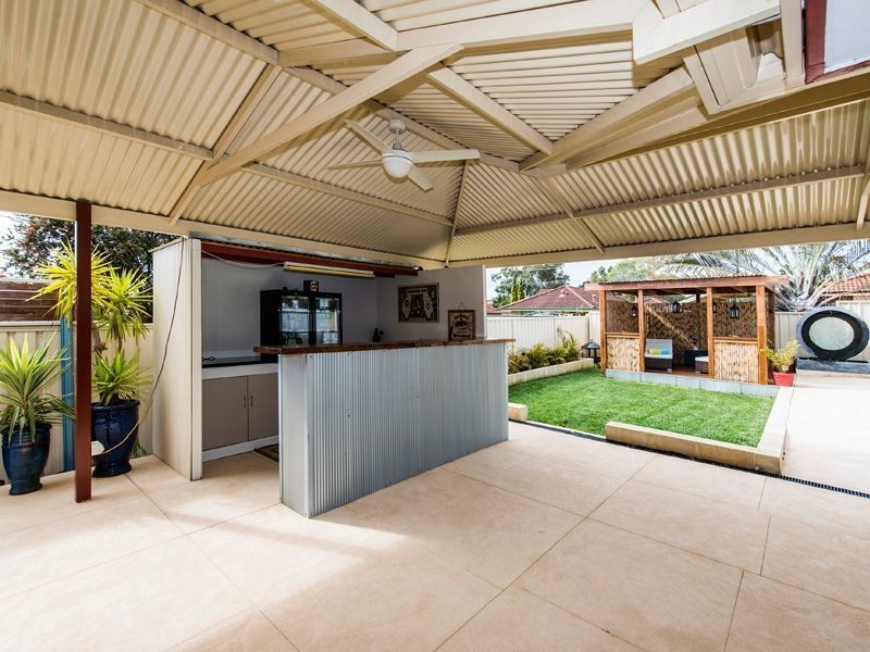 5 Acorn Close, Forrestfield WA 6058
