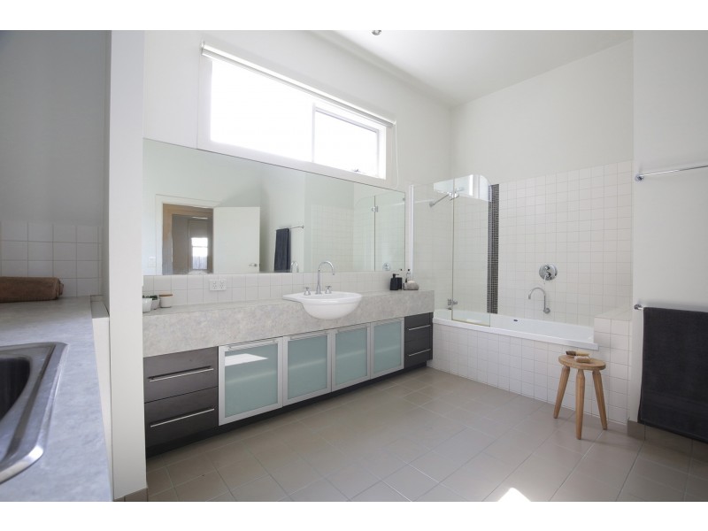 207 Autumn Street, Geelong West VIC 3218