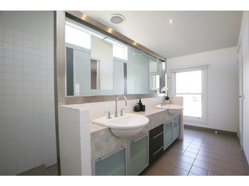 207 Autumn Street, Geelong West VIC 3218