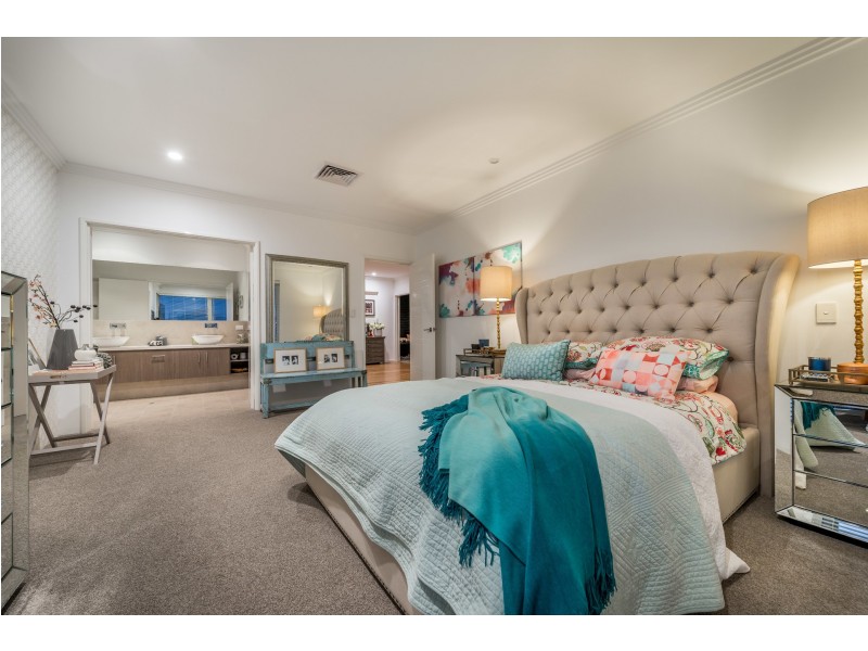 76 Roundhouse Parade, Jindalee WA 6036