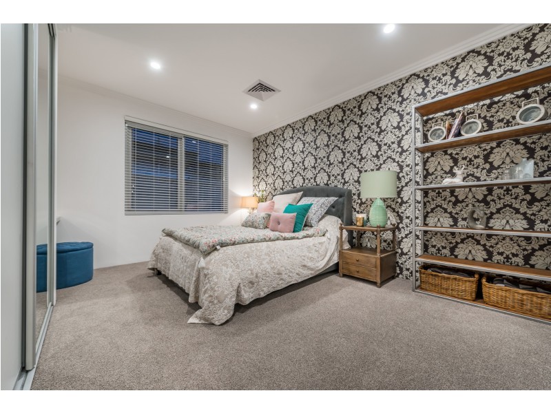 76 Roundhouse Parade, Jindalee WA 6036