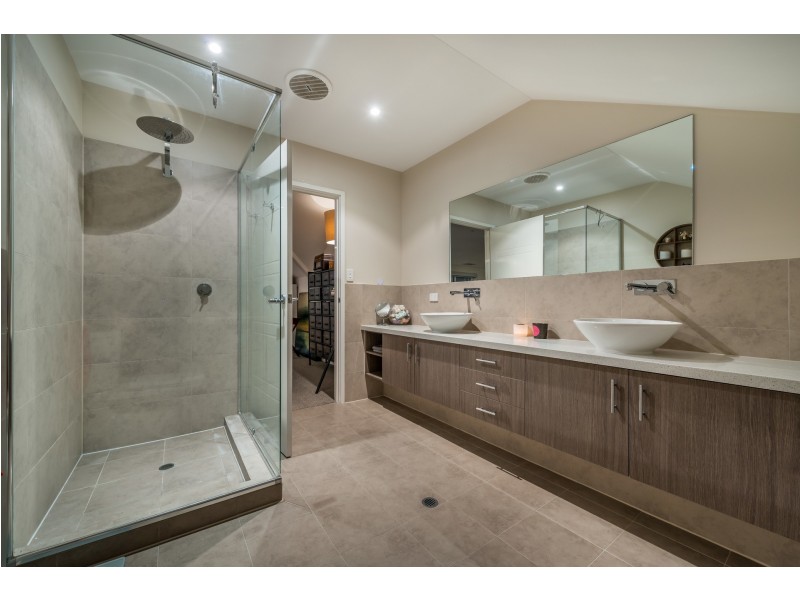 76 Roundhouse Parade, Jindalee WA 6036