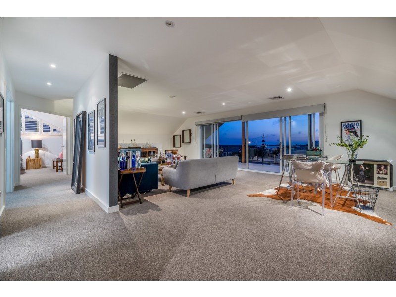 76 Roundhouse Parade, Jindalee WA 6036
