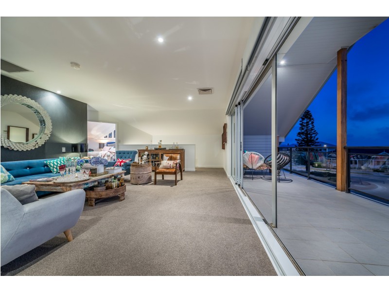 76 Roundhouse Parade, Jindalee WA 6036