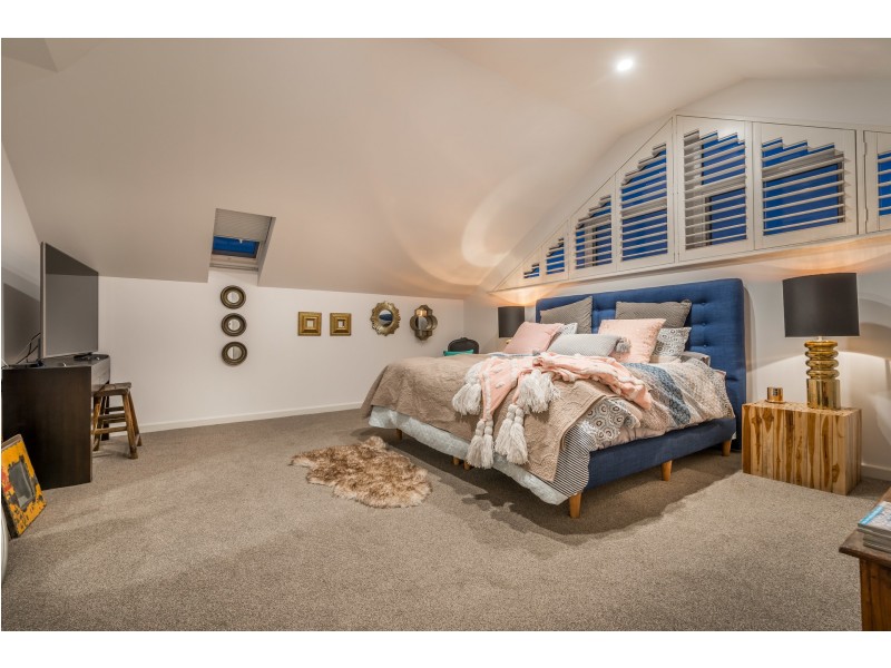76 Roundhouse Parade, Jindalee WA 6036