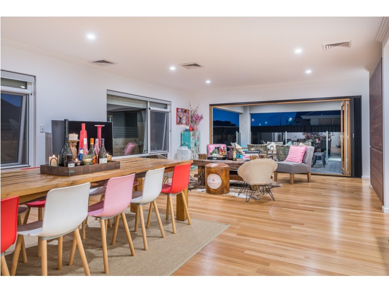 76 Roundhouse Parade, Jindalee WA 6036