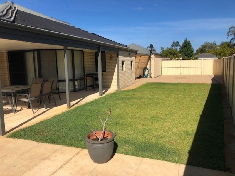 6 Bosci Court, Atwell WA 6164