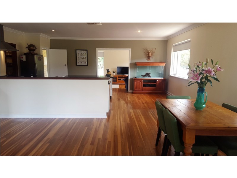 12 Moore Street, Wungong WA 6112