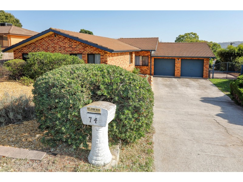 74 Hadleigh Circuit, Isabella Plains ACT 2905