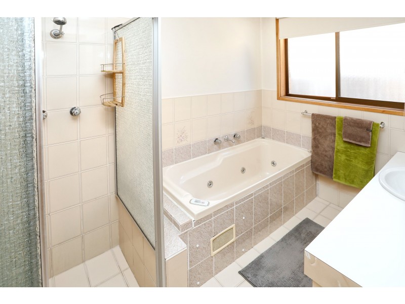 74 Hadleigh Circuit, Isabella Plains ACT 2905