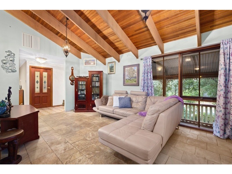 14 Eskholme Rise, St Helena VIC 3088