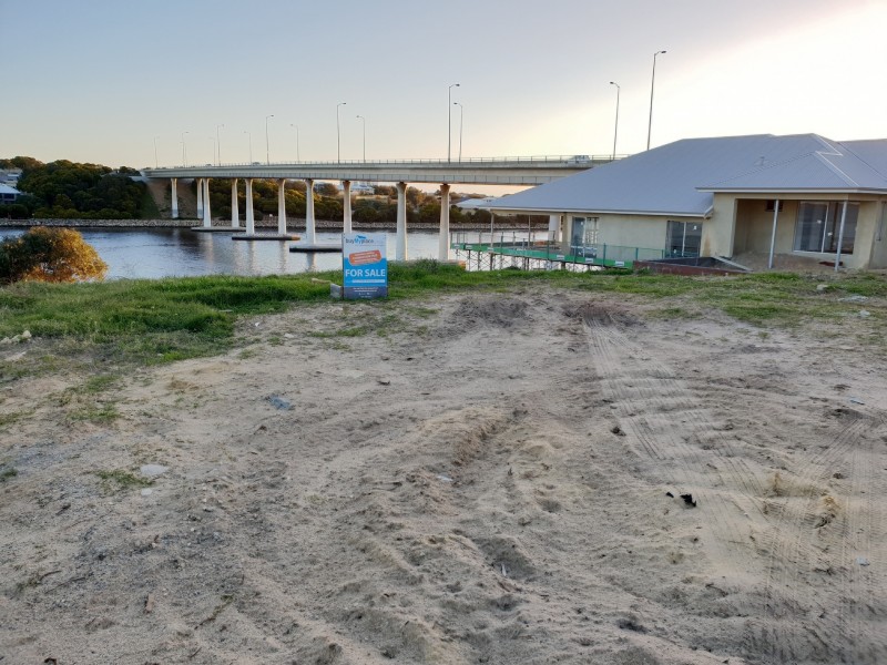 12 Spoonbill Retreat, Wannanup WA 6210