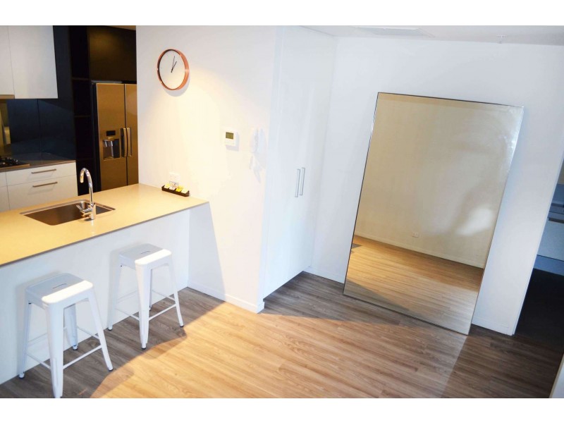 1021/9 Edmondstone Street, South Brisbane QLD 4101