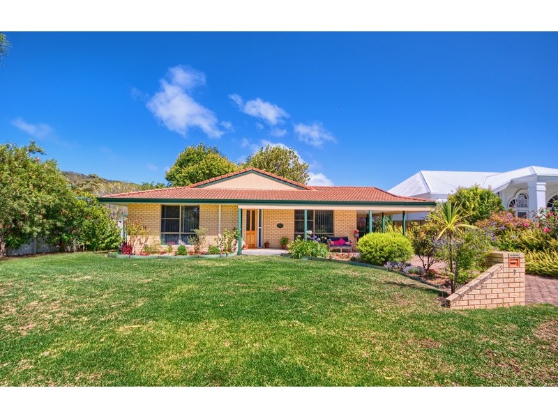 7 Lake Seppings Drive, Middleton Beach WA 6330