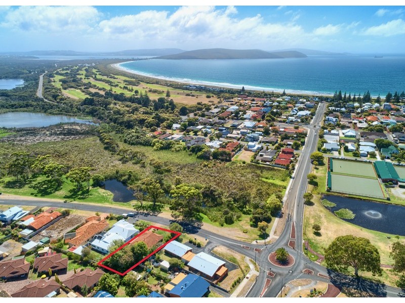 7 Lake Seppings Drive, Middleton Beach WA 6330