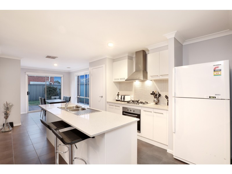 3 Duncombe Park Way, Deer Park VIC 3023