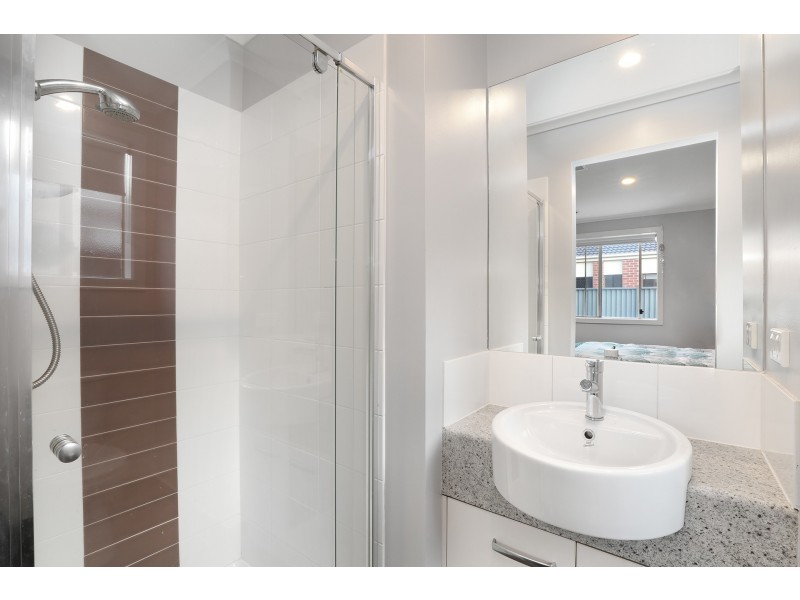 3 Duncombe Park Way, Deer Park VIC 3023