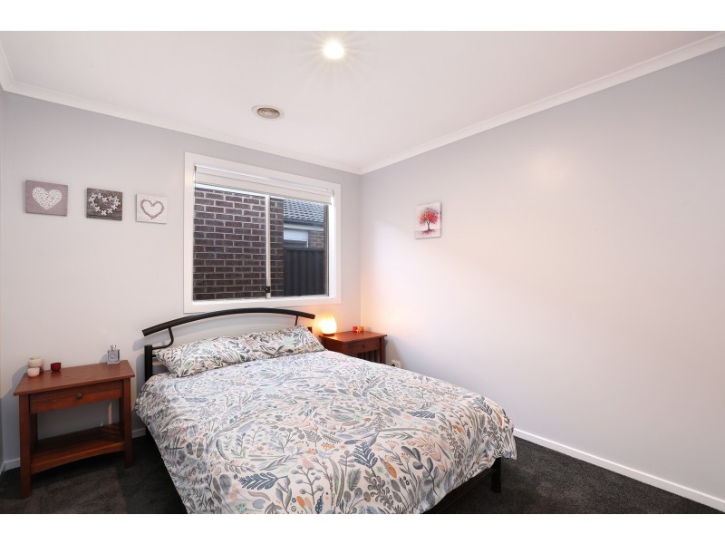 3 Duncombe Park Way, Deer Park VIC 3023