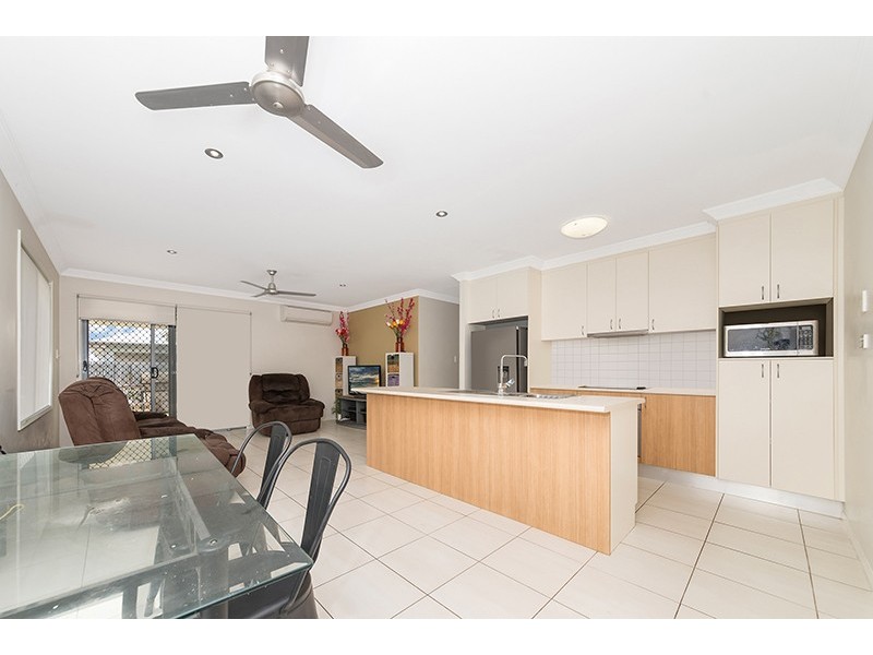3 Hollanders Cresent, Kelso QLD 4815