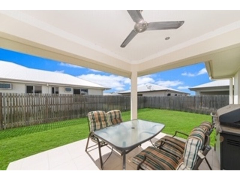 3 Hollanders Cresent, Kelso QLD 4815