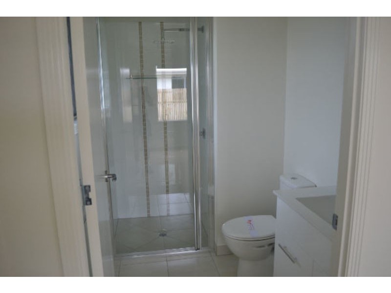 3 Hollanders Cresent, Kelso QLD 4815