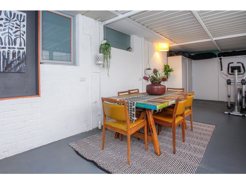 2 Haselmere Circus, Rockingham WA 6168