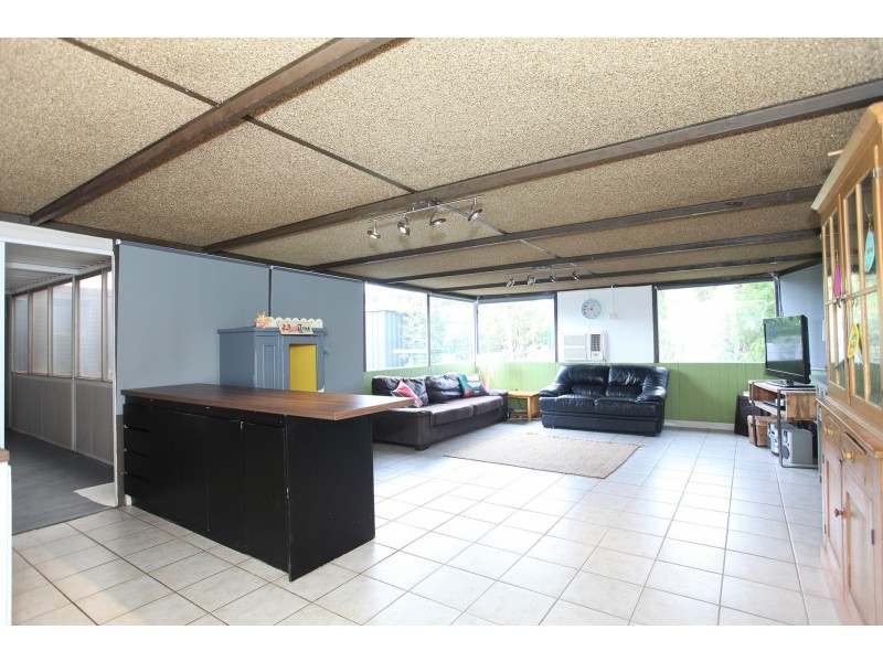 2 Haselmere Circus, Rockingham WA 6168