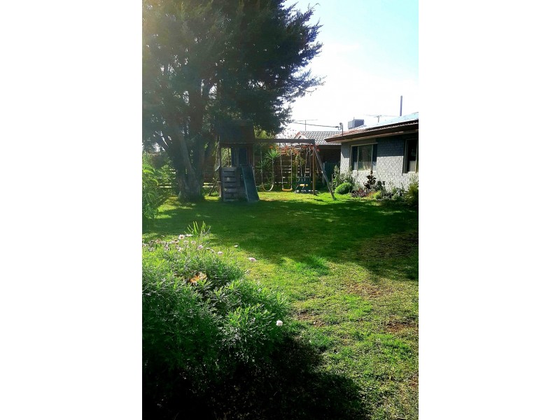 2 Haselmere Circus, Rockingham WA 6168