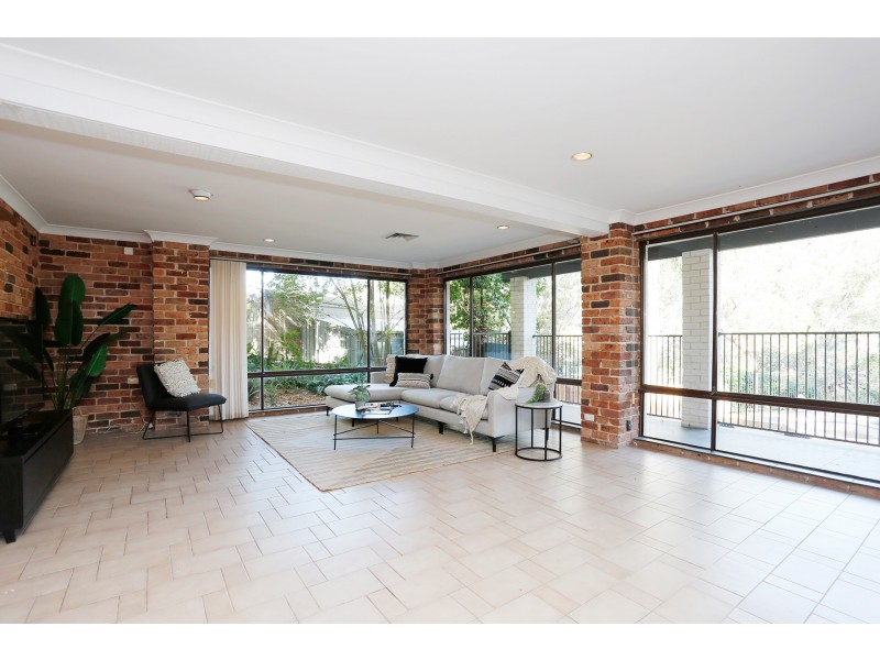 14 Meehan Place, Kirrawee NSW 2232