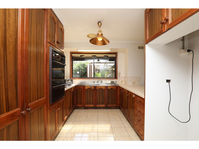 4 Cedar Close, Deer Park VIC 3023