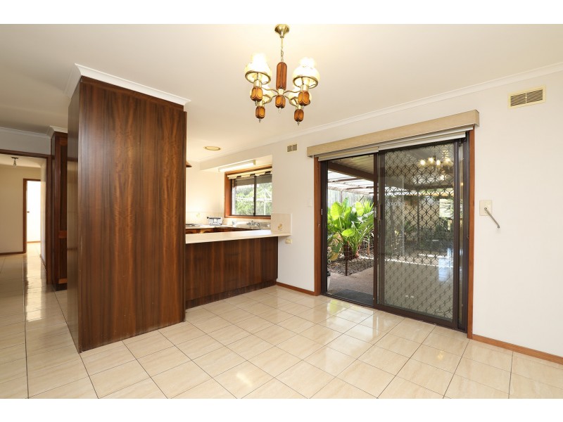 4 Cedar Close, Deer Park VIC 3023