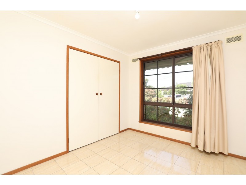 4 Cedar Close, Deer Park VIC 3023