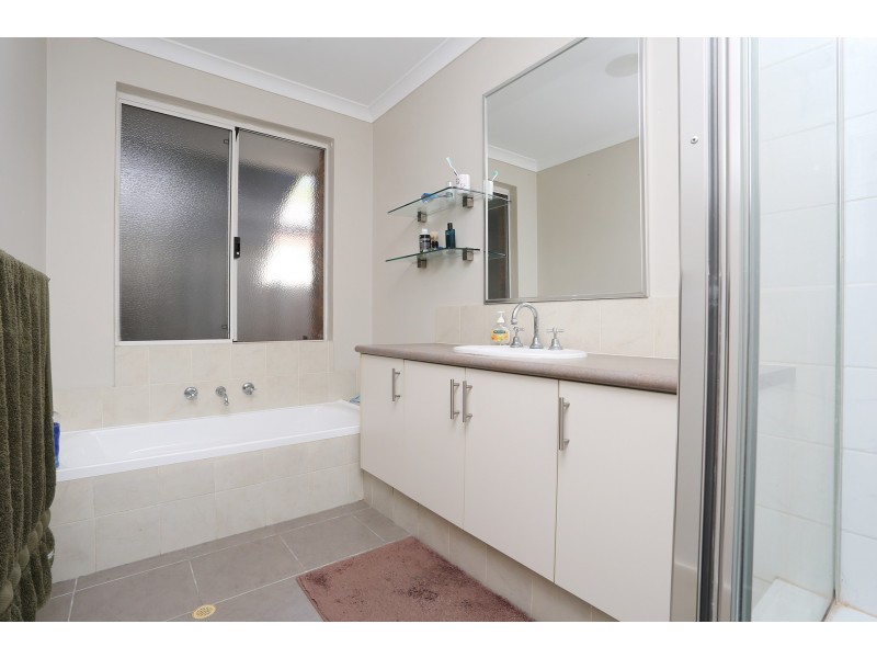 38 Windarra Way, Armadale WA 6112