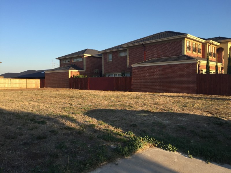 8 Rundle Court, Taylors Hill VIC 3037