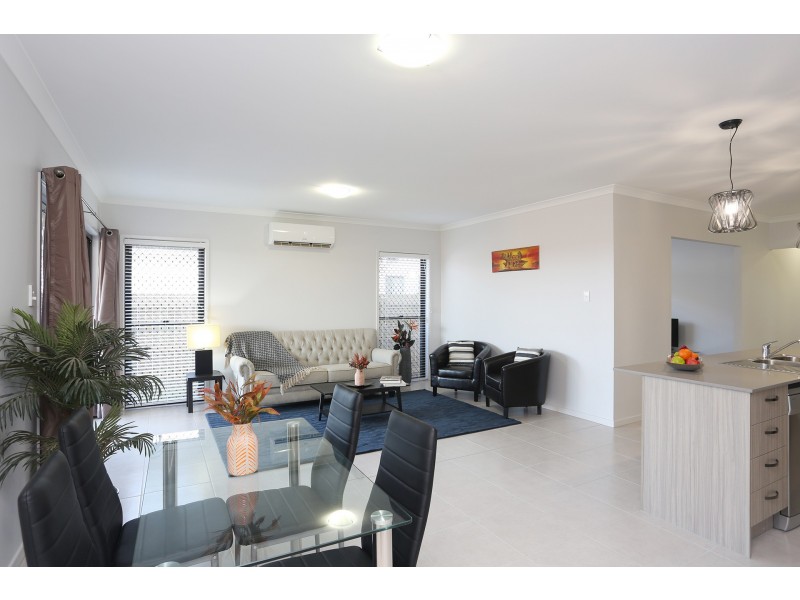 72 Lakeview Promenade, Newport QLD 4020