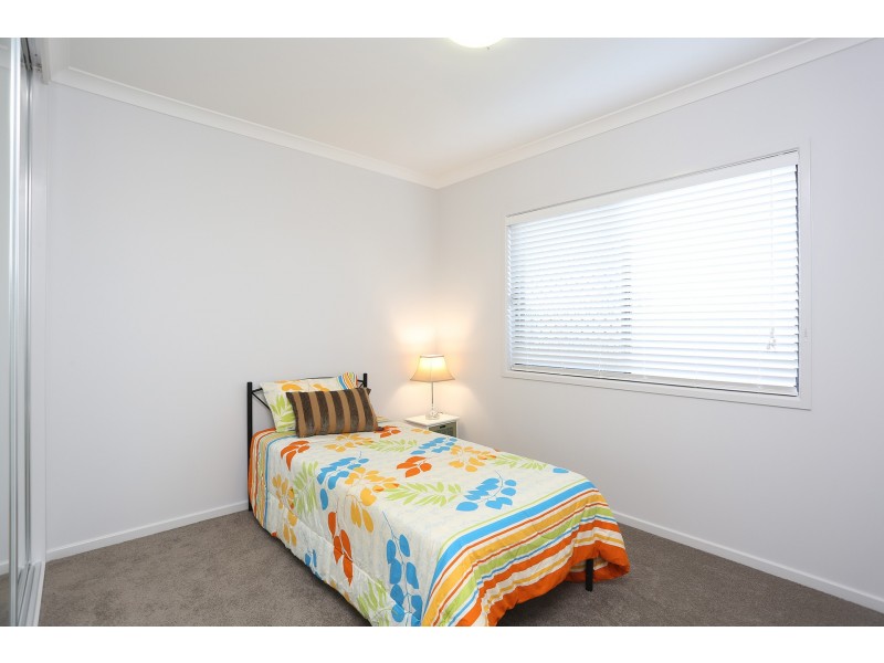 72 Lakeview Promenade, Newport QLD 4020